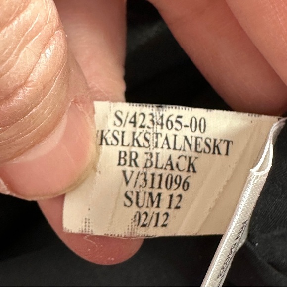 Banana Republic Stretch skirt, size 6, black scuba-type material, cotton blend - Picture 7 of 9